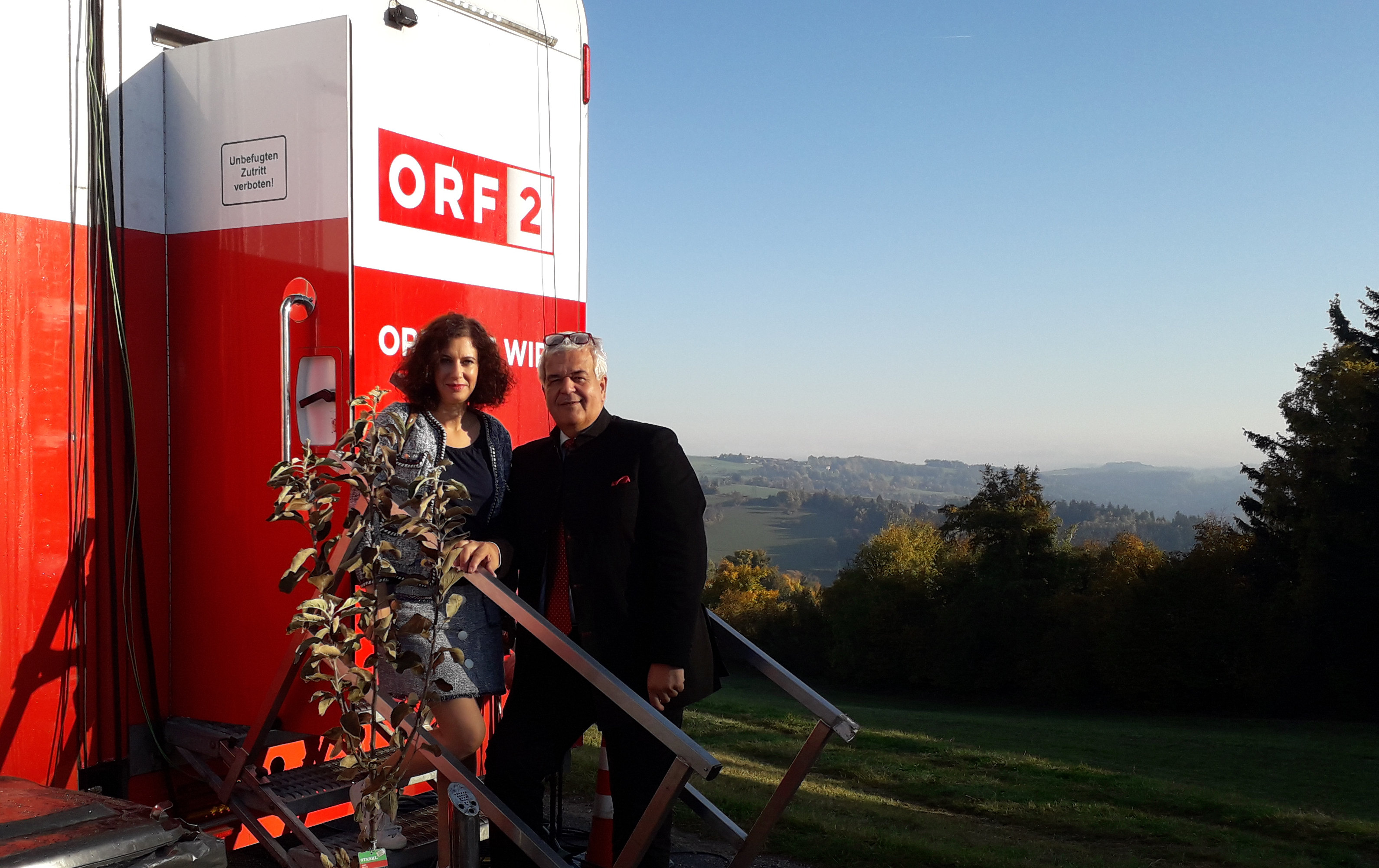 Dina Nachbaur und Wolfgang Kloihofer-Haupt starteten live im ORF 2 mit „Guten Morgen Österreich“ in der Wachau.